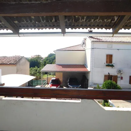 Maison d'hôtes With Pool Muntić